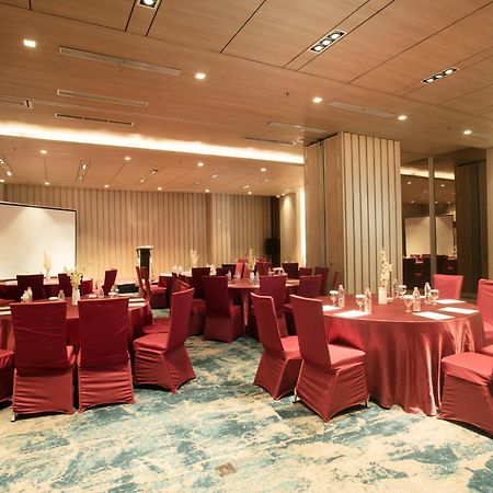 Louis Kienne Cikarang Hotel & Service Apartment Bekasi Eksteriør billede