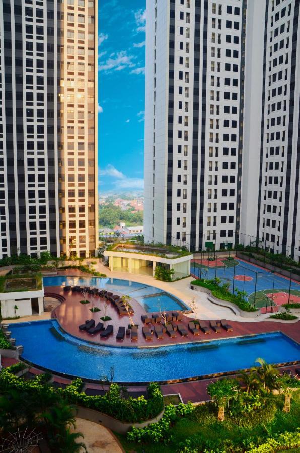 Louis Kienne Cikarang Hotel & Service Apartment Bekasi Eksteriør billede