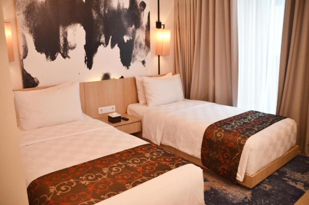 Louis Kienne Cikarang Hotel & Service Apartment Bekasi Eksteriør billede